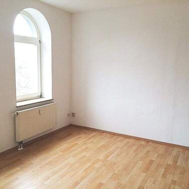 Wohnzimmer - 3 Zimmer Etagenwohnung in Hohenstein-Ernstthal