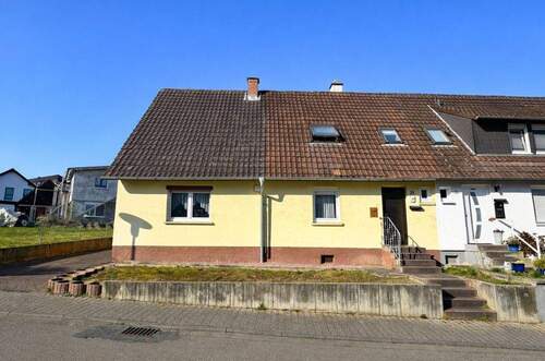 Ansicht - 5 Zimmer Doppelhaushälfte in Sinsheim / Dühren