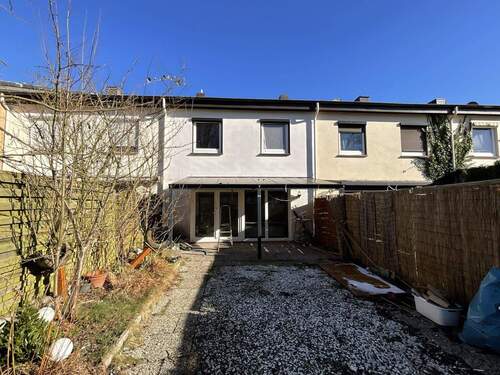 Gartenansicht und Terrasse - 