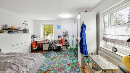 Schlafzimmer 1 - 1 Zimmer Mehrfamilienhaus, Wohnhaus zum Kaufen in Landshut Kumhausen