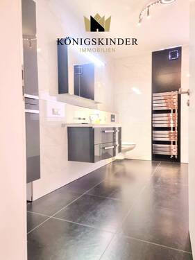 Badezimmer mit hochwertiger Ausstattung - 