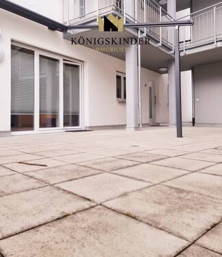 große Terrasse mit Überdachung - 