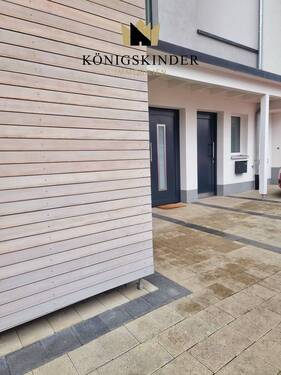 barrierefreier Eingang mit Fahrstuhl - 4 Zimmer Etagenwohnung in Friesenheim / Oberschopfheim