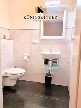 Tageslicht Gäste-WC im Eingangsbereich - 