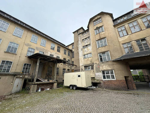 Innenhof - 1 Zimmer Mehrfamilienhaus, Wohnhaus zum Kaufen in Limbach-Oberfrohna