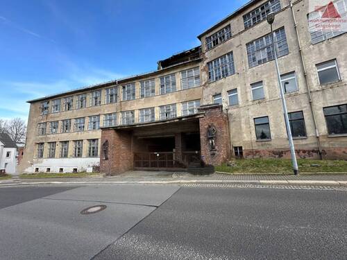 Frontansicht - Mehrfamilienhaus, Wohnhaus mit 3,60 m² in Limbach-Oberfrohna zum Kaufen