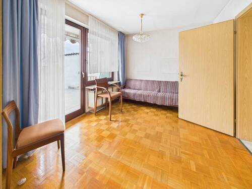 Wohnzimmer mit Zugang Terrasse - 