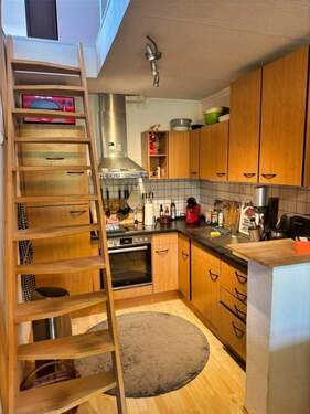 Küche mit Aufgang ins Schlafzimmer - 