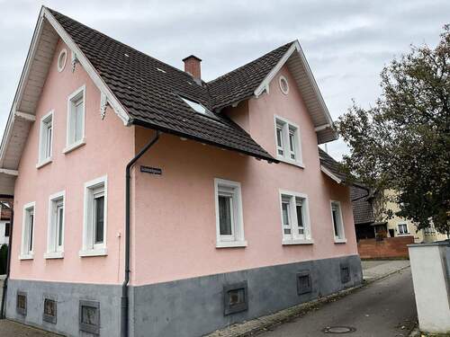 Straßenansicht - 6 Zimmer Mehrfamilienhaus, Wohnhaus zum Kaufen in Friesenheim