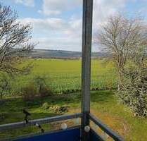 Helle 2-Zimmer-Wohnung mit Balkon, Einbauküche & 2 Stellplätzen - ruhig zwischen Weimar & Erfurt