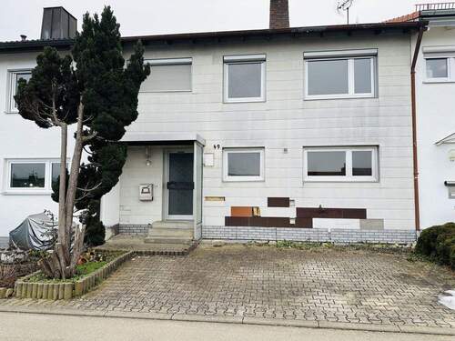 Vorderansicht + Stellplatz - 