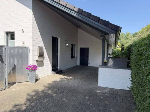 Carport mit Abstellraum - 