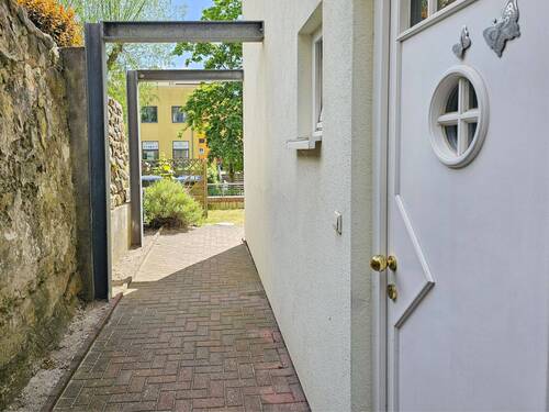Hauseingang vom Gartenweg - 