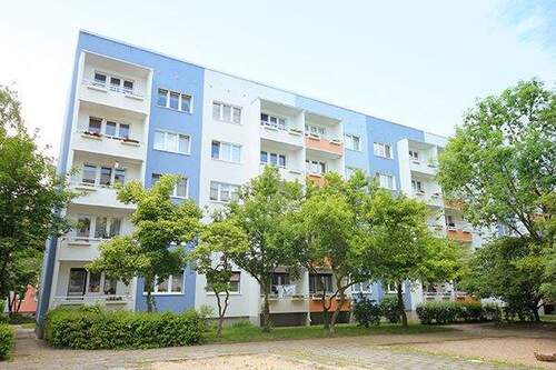 Ansicht hinten - 2 Zimmer Etagenwohnung zur Miete in Halle (Saale)