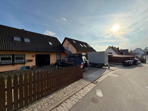 Gesamte Straßenansicht.jpg - 