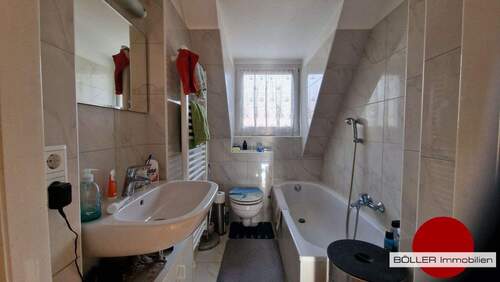 Bad mit Fenster - Etagenwohnung mit 45,00 m&sup2; in Nürnberg zur Miete