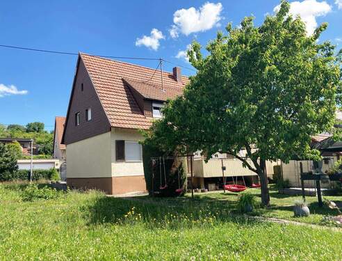 West_Südansicht_Haus_Garten.jpg - Güglingen: Charmantes Haus mit großem Grundstück & staatlichen Zuschüssen!