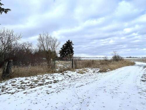 Grundstück mit Ackerland - 