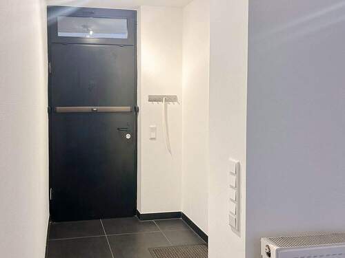 Entrée - 5 Zimmer Etagenwohnung zur Miete in Meerbusch / Büderich