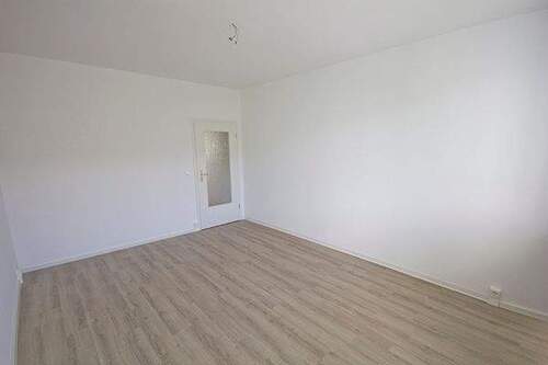 Wohnzimmer - 3 Zimmer Etagenwohnung in Halle (Saale)