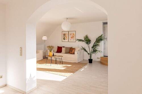 Blick ins Wohnzimmer - 