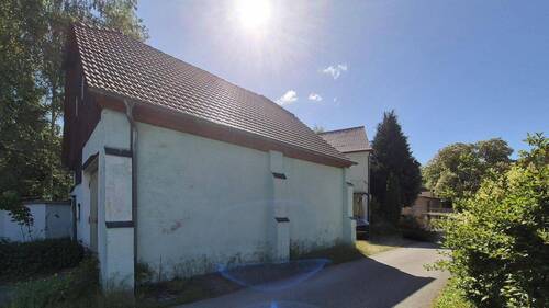 Seitenansicht - Zufahrt zum Haus - 7 Zimmer Einfamilienhaus in Göda