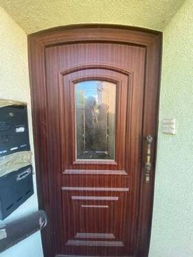 Haustür - 1 Zimmer Mehrfamilienhaus, Wohnhaus in Genthin