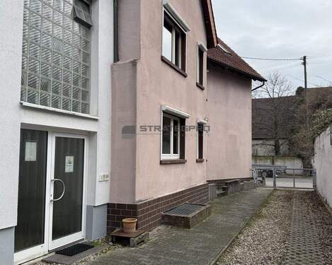 Hauseingang - 2 Zimmer Etagenwohnung in Ludwigshafen