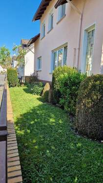 Straßenseite / ruhige Lage - 