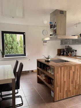 gr. Küche mit toller Kochinsel - 