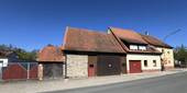 zwei Häuser mit Garagen, Stellplätze und Scheune - 8 Zimmer Mehrfamilienhaus, Wohnhaus zum Kaufen in Leutershausen