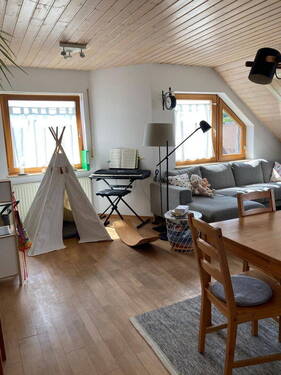 Wohnzimmer - 4 Zimmer Etagenwohnung in Herbrechtingen