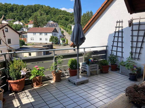 große Terasse uneinsehbar - Etagenwohnung mit 92,00 m² in Herbrechtingen zum Kaufen