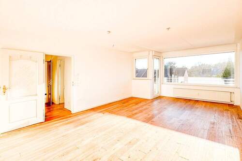 Wohnzimmer - 4 Zimmer Etagenwohnung zum Kaufen in Neuss