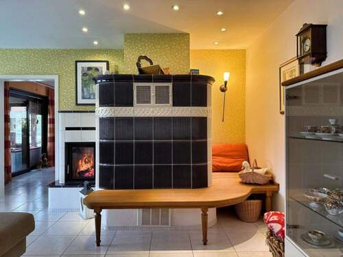 Kachelofen mit Sitzecke - 