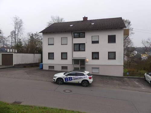 Ruhige Wohnung mit Stadtbusanbindung - Gutes Geschäft! Wohlfühlen in der eigenen Wohnung mit Balkon und Garage direkt in Sigmaringen mit sehr hohen Rücklagen.
