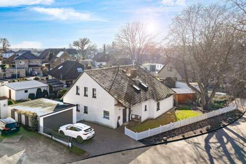 Luftaufnahme vom Grundstück - 4 Zimmer Einfamilienhaus zum Kaufen in Achim