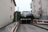 Tiefgaragenzufahrt - 