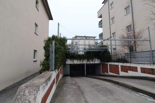 Tiefgaragenzufahrt - 