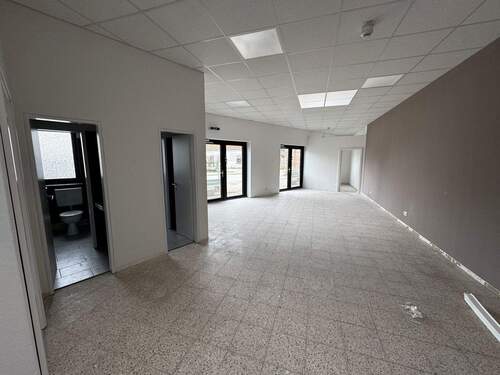 Ladenfläche (aktueller Zustand) - 2 Zimmer Gewerbeobjekt (Büro, Produktion, Verkauf) zur Miete in Butjadingen