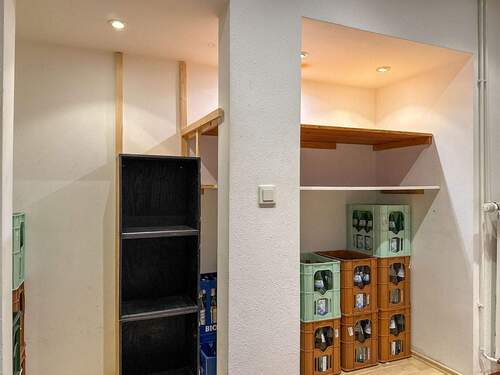 Abstell im Eingangsbereich - 5 Zimmer Doppelhaushälfte in Hannover / Bothfeld