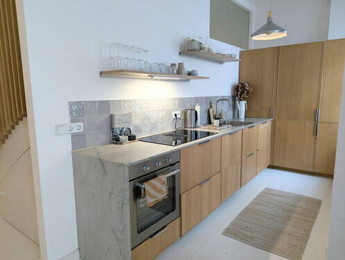 Küche mit Natursteinplatte - 3 Zimmer Etagenwohnung zum Kaufen in Berlin