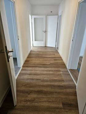 20250113_142928 (002).jpg - Neu sanierte Wohnung mit 5 Zimmern, Balkon,....
