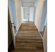 Neu sanierte Wohnung mit 5 Zimmern, Balkon,.... - Chemnitz Zentrum