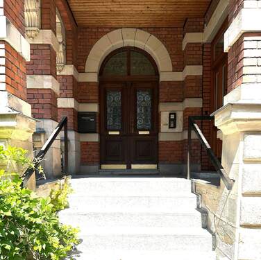 Hauseingang - 5 Zimmer Büro in Coburg