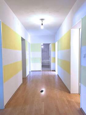 Großzügige Diele - 