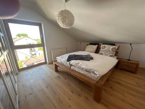 Blick in das Schlafzimmer.jpg - 