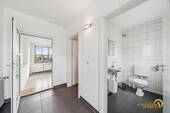 Eingang, Flur Gewerbe - Mehrfamilienhaus, Wohnhaus mit 184,00 m&sup2; in Regenstauf zum Kaufen