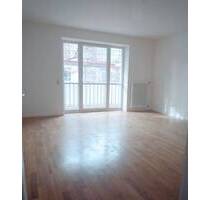 Gepflegte 2-Zimmer-Wohnung mit Loggia in München-Schwantalerhöhe