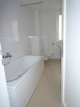 Bad - Etagenwohnung mit 52,00 m&sup2; in München zur Miete